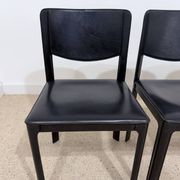 Paire de chaises Matteo Grassi en cuir noir – Design italien
