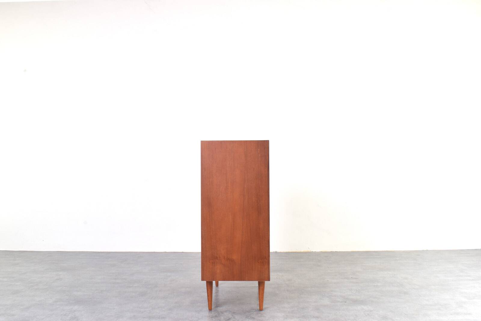Commode en teck danois des années 1960.