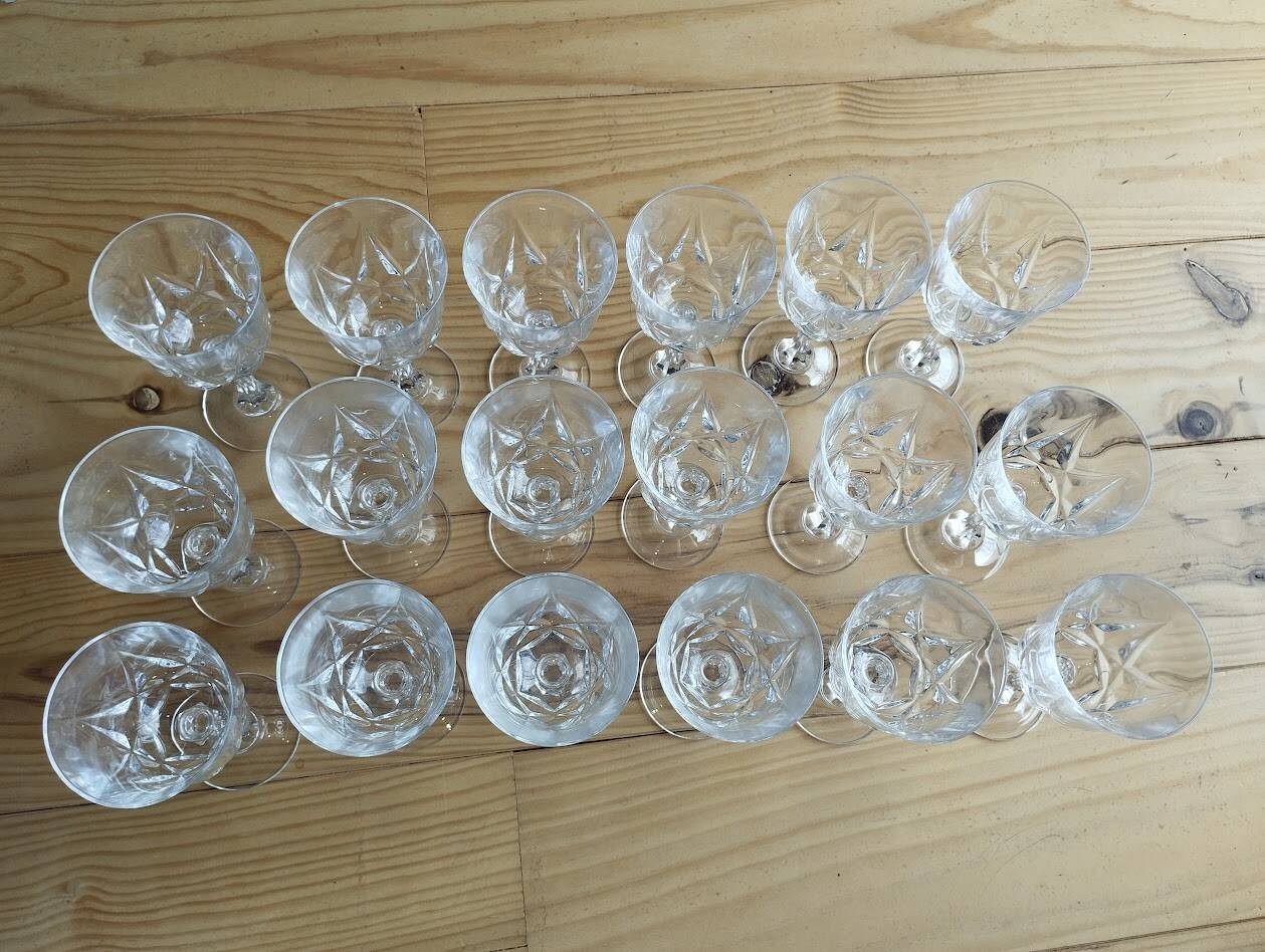 Service of 18 crystal glasses "Auteuil" – Cristal d'Arques – France