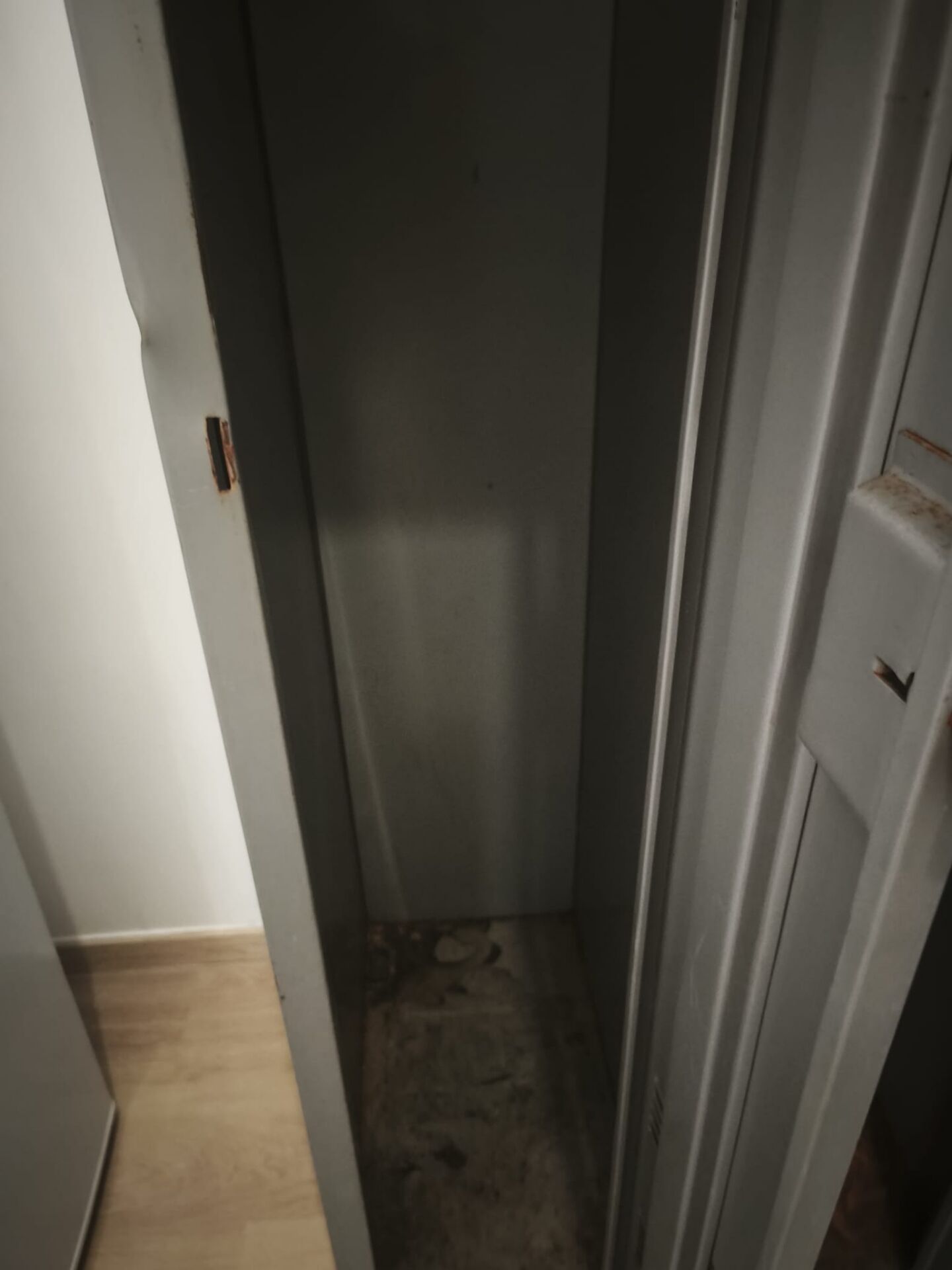 Industrial cloakroom