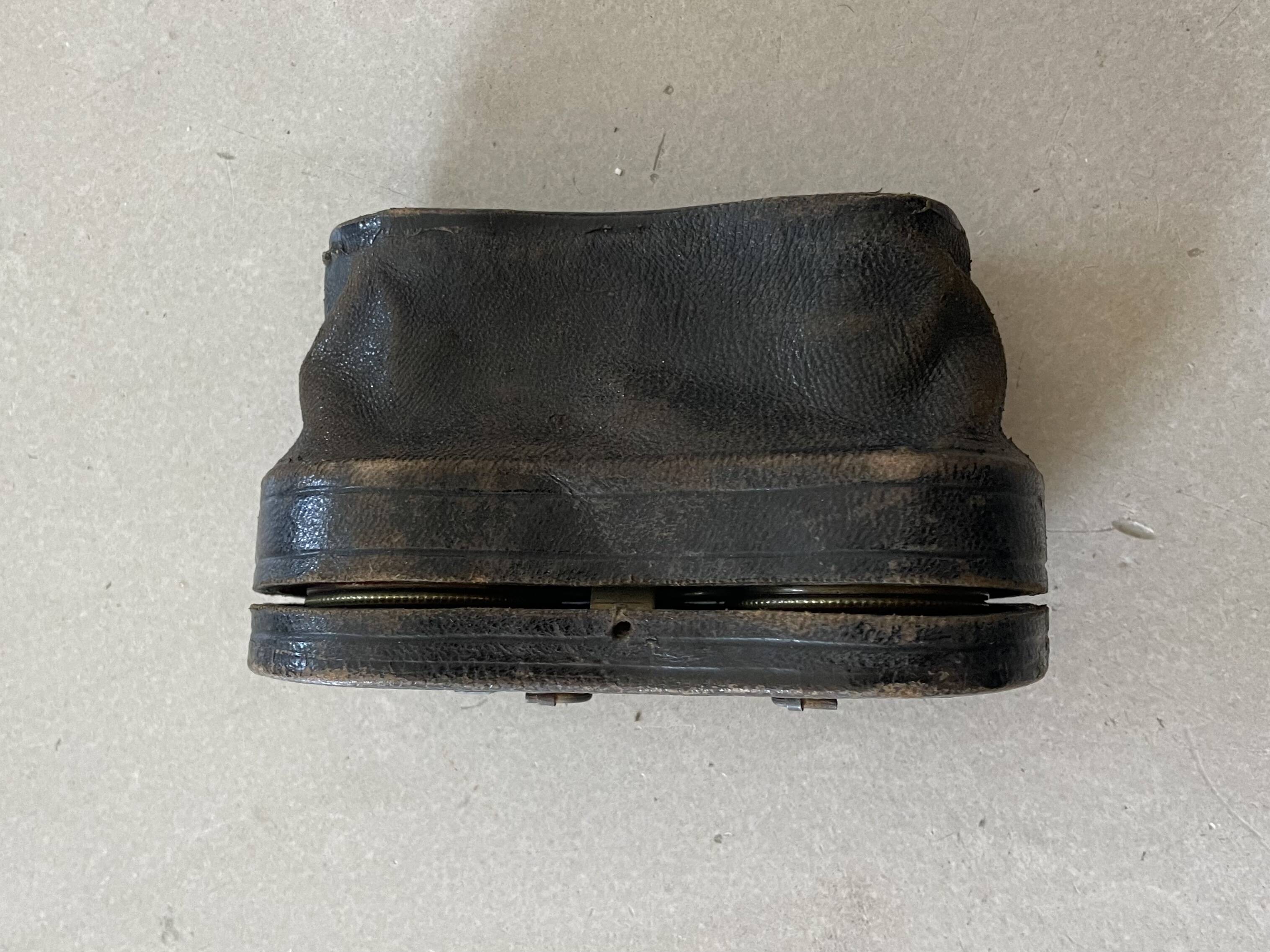 Mother-of-pearl opera binoculars