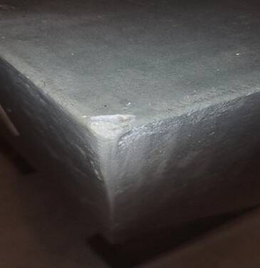 Pedestal / High side table in polished concrete – Unique artisan piece.
