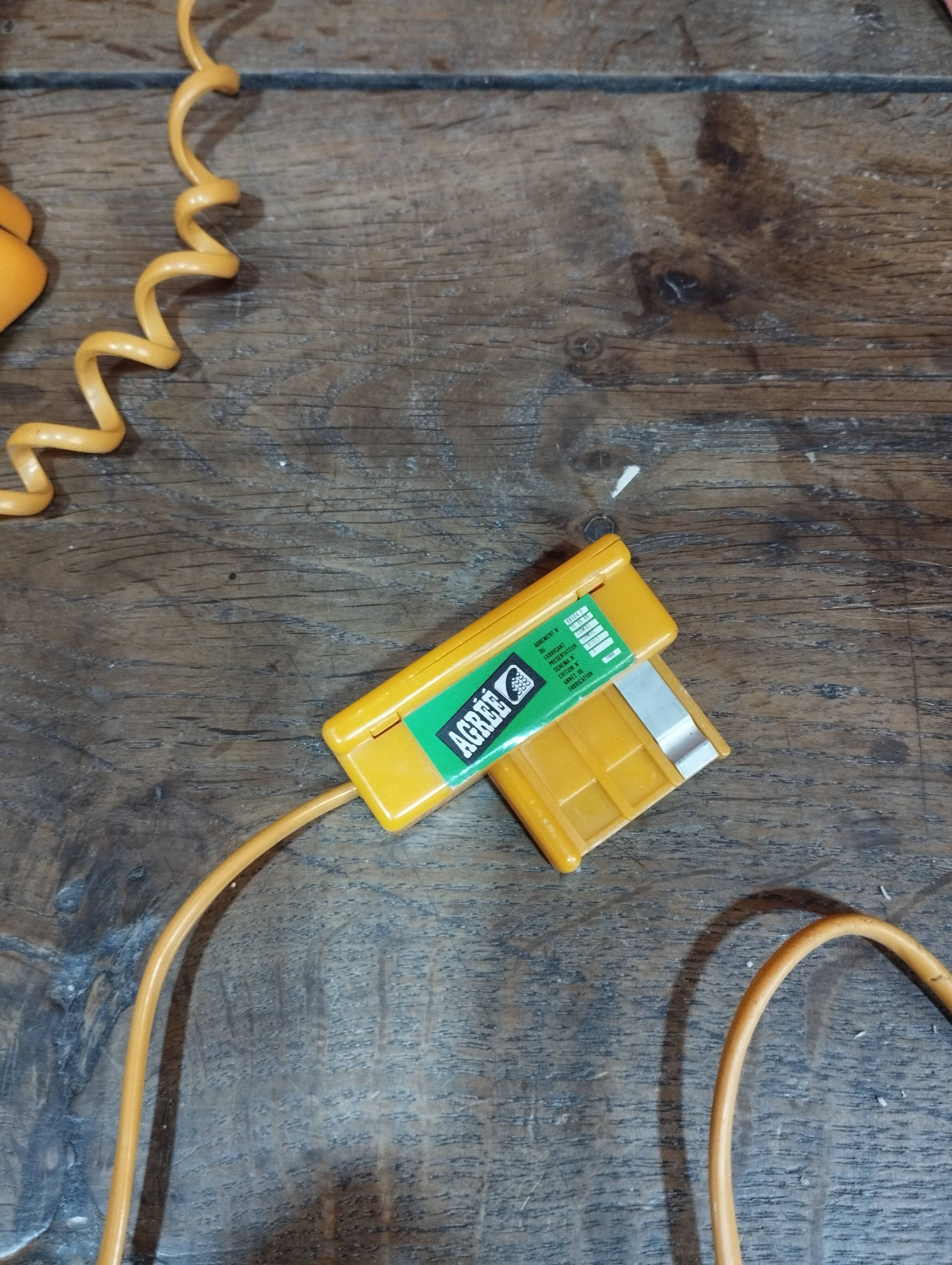 Vintage: 1981 Garfield Phone with Eyes That Open and Close