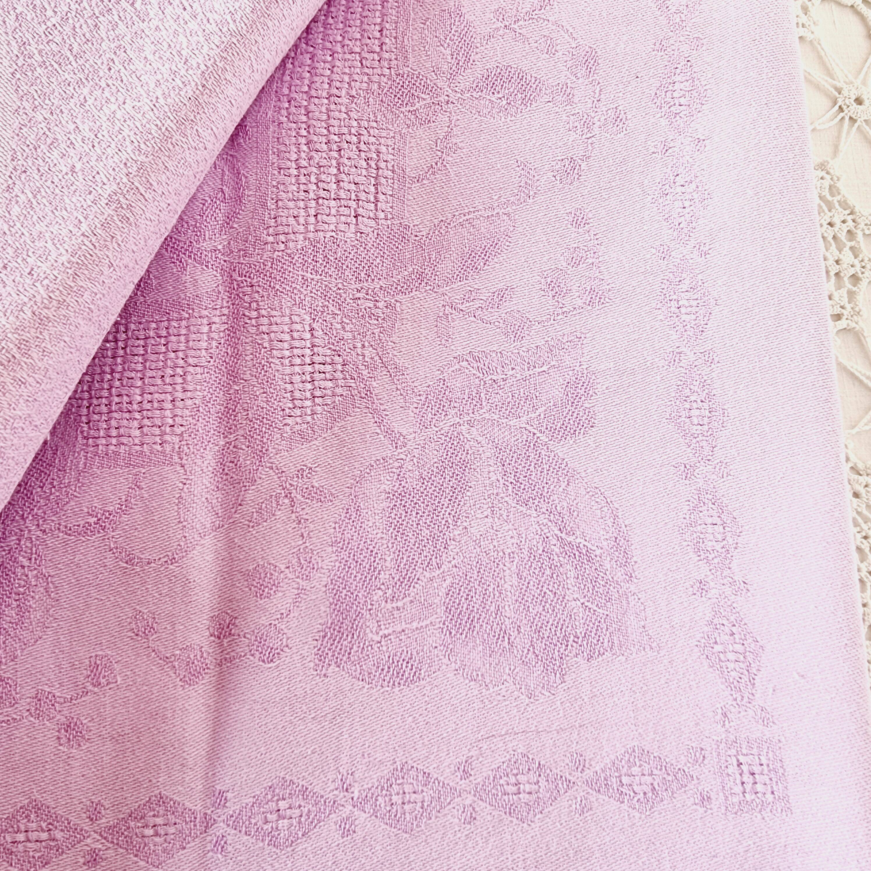 Antique tablecloths Adamascada tablecloth and 12 purple napkins