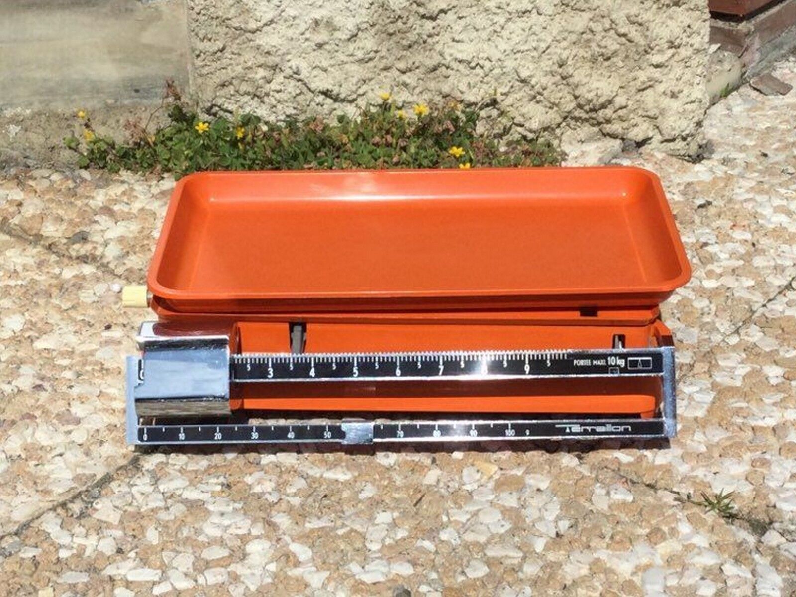 Orange household slider scale terraillon vintage from the 70