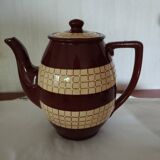 Coffee/tea service in Longchamp earthenware.