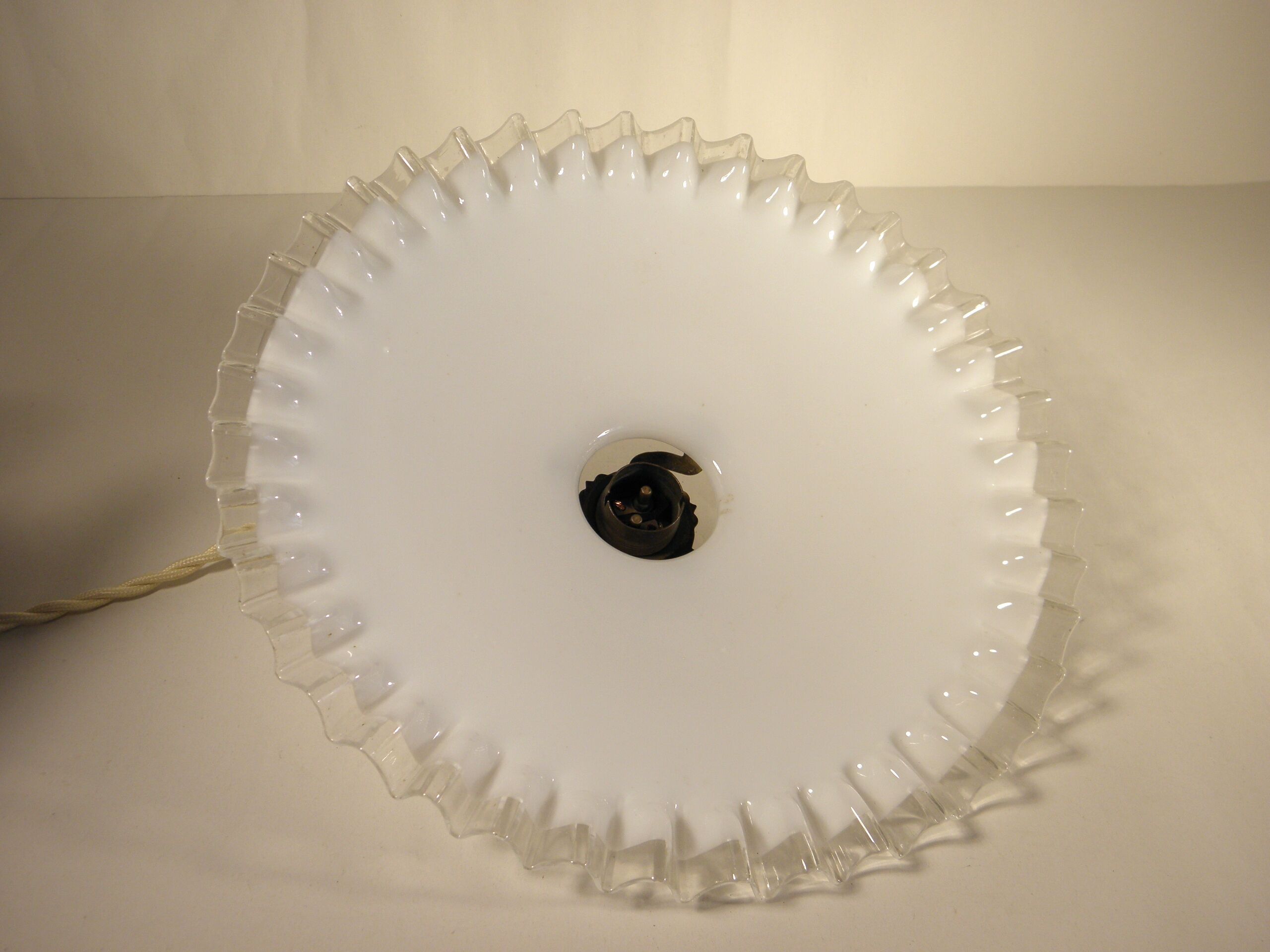 Suspension "rise and fall" in opaline