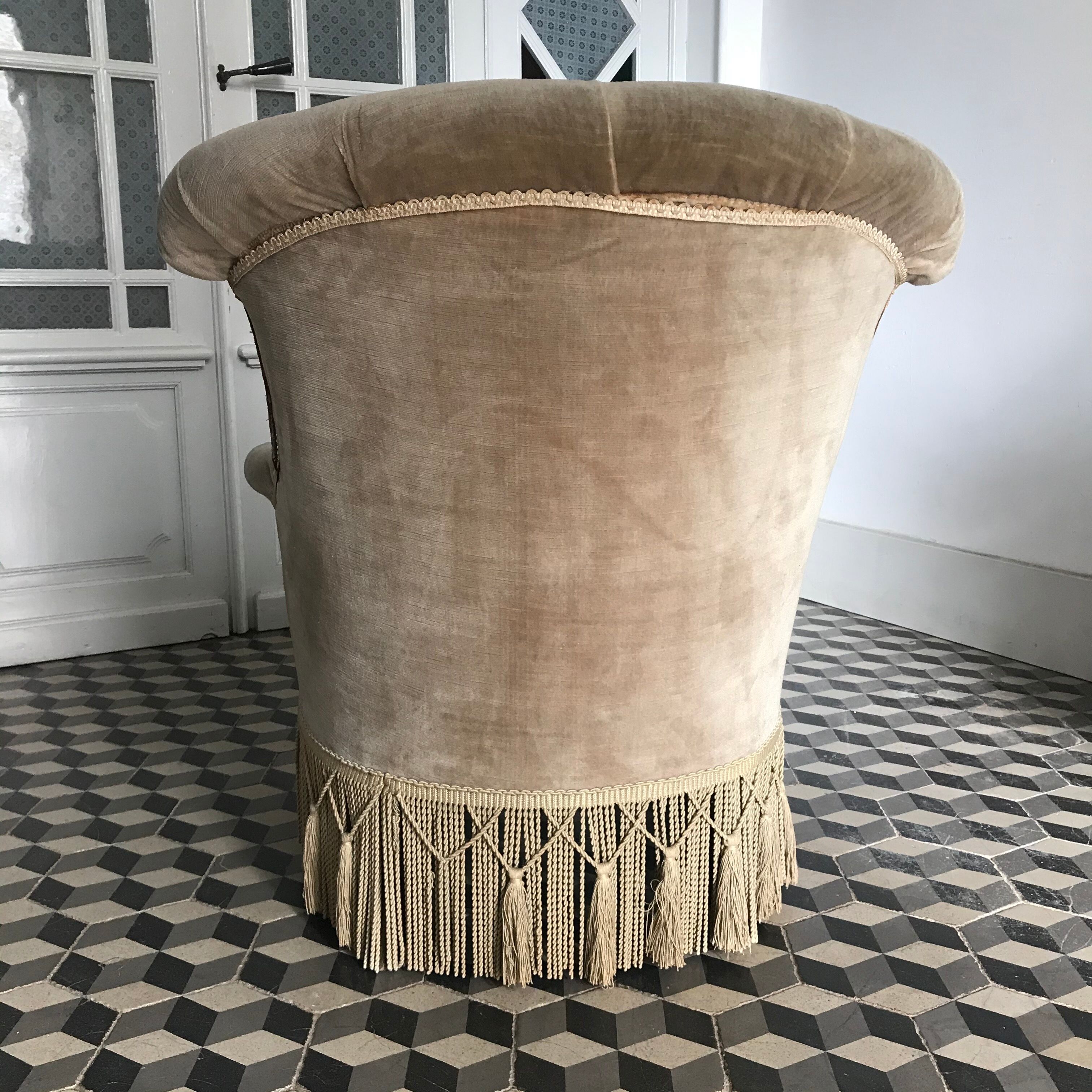 Fauteuil crapaud vert kaki capitonné