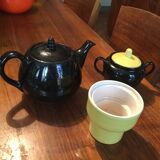 English teapot set with sugar bowl
