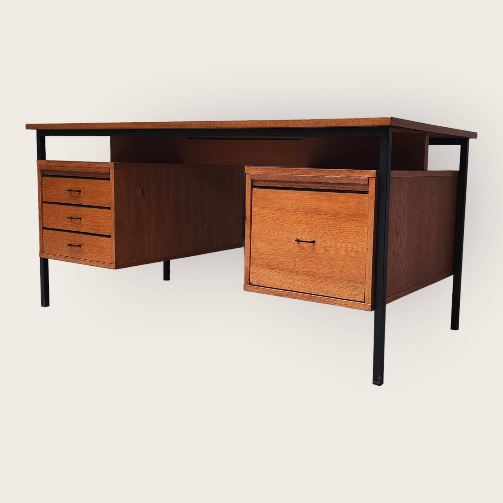 Mid Century bureau