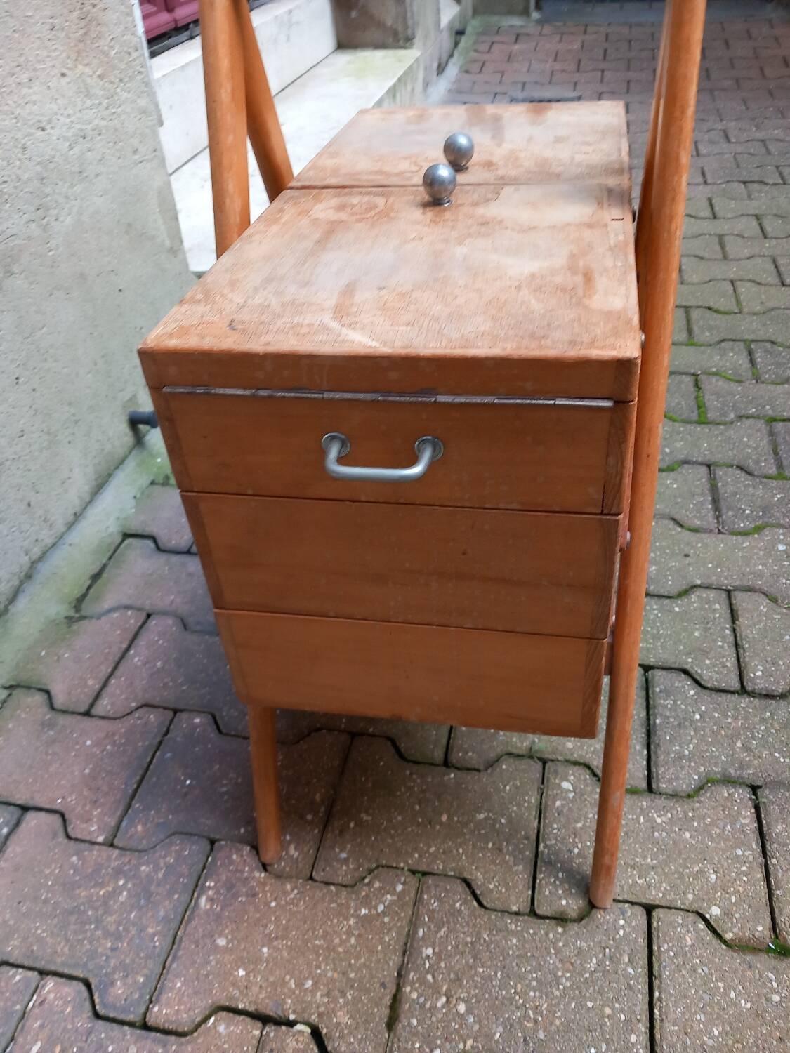 Vintage compass feet worker