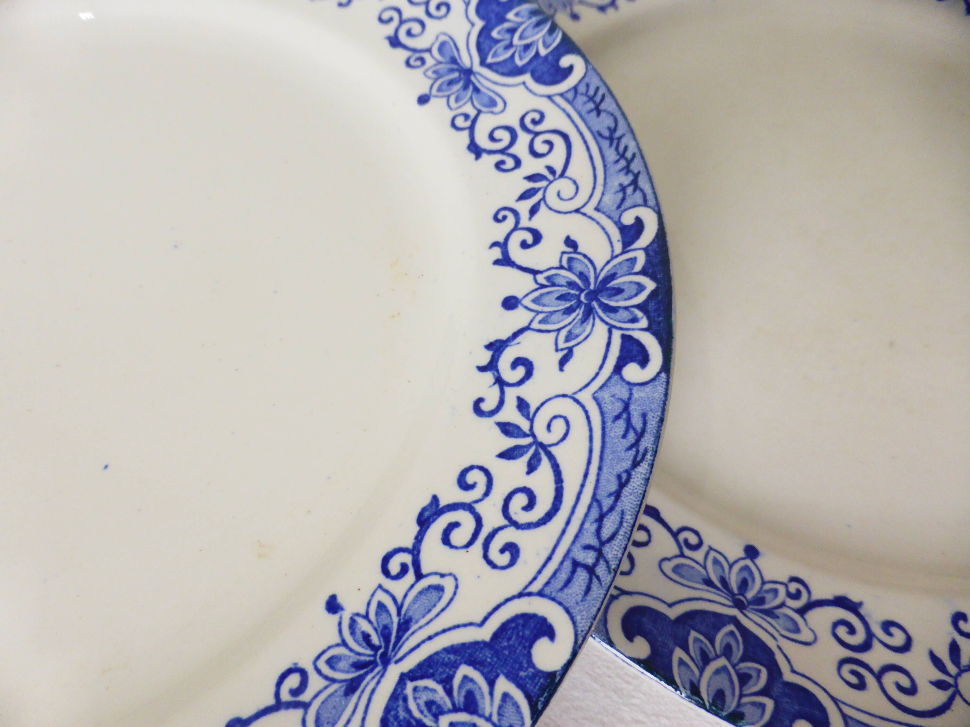 4 vintage dessert plates from the Boch Frères La Louvière model Dina 210357