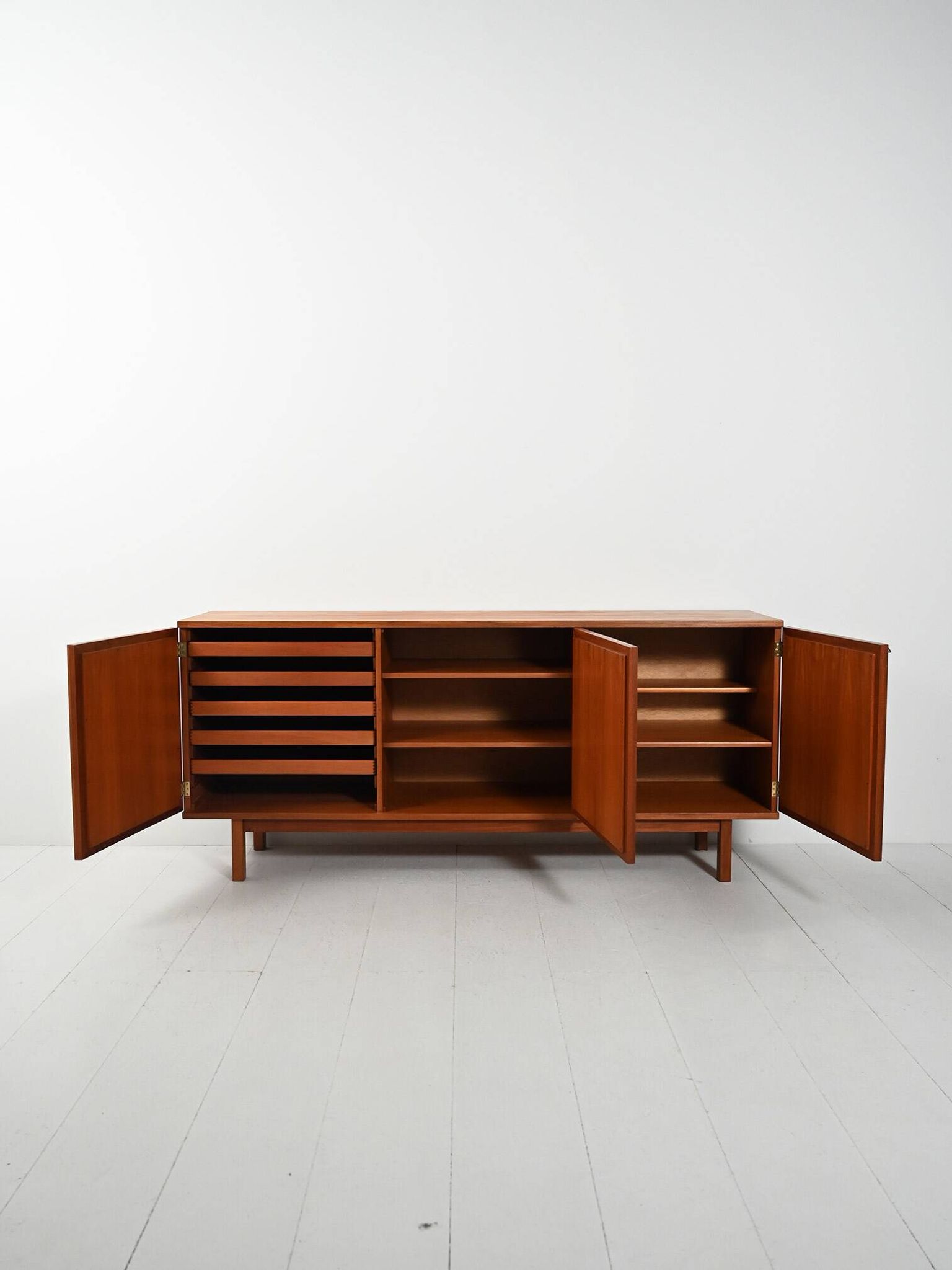 Buffet vintage suédois par Karl Erik Ekselius
