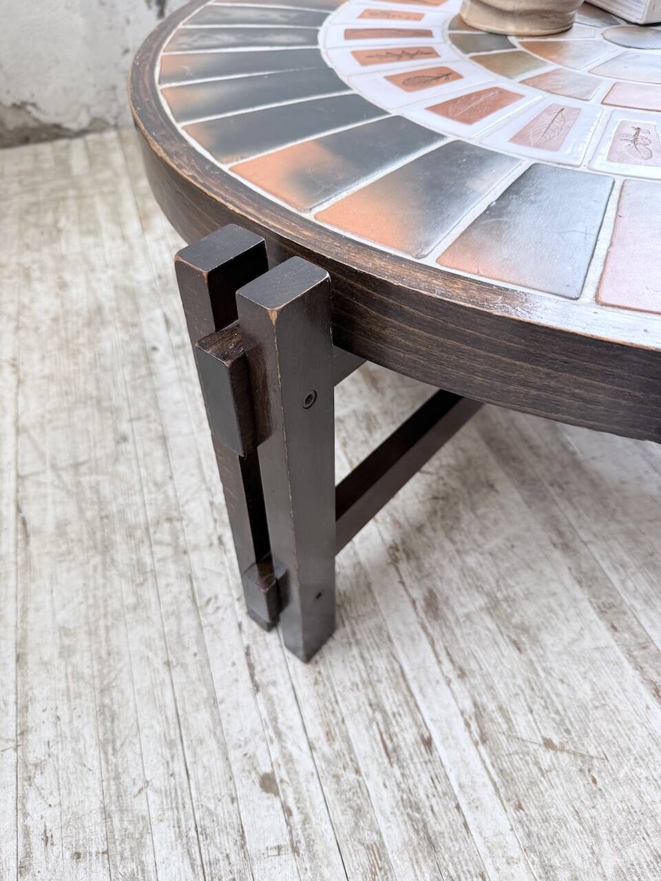 Round coffee table Roger Capron herbarium terracotta
