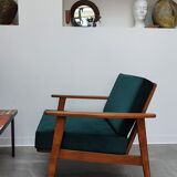 Fauteuil style scandinave en velours vert forêt