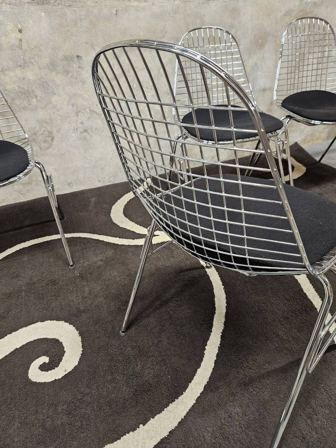 4 metal mesh chairs