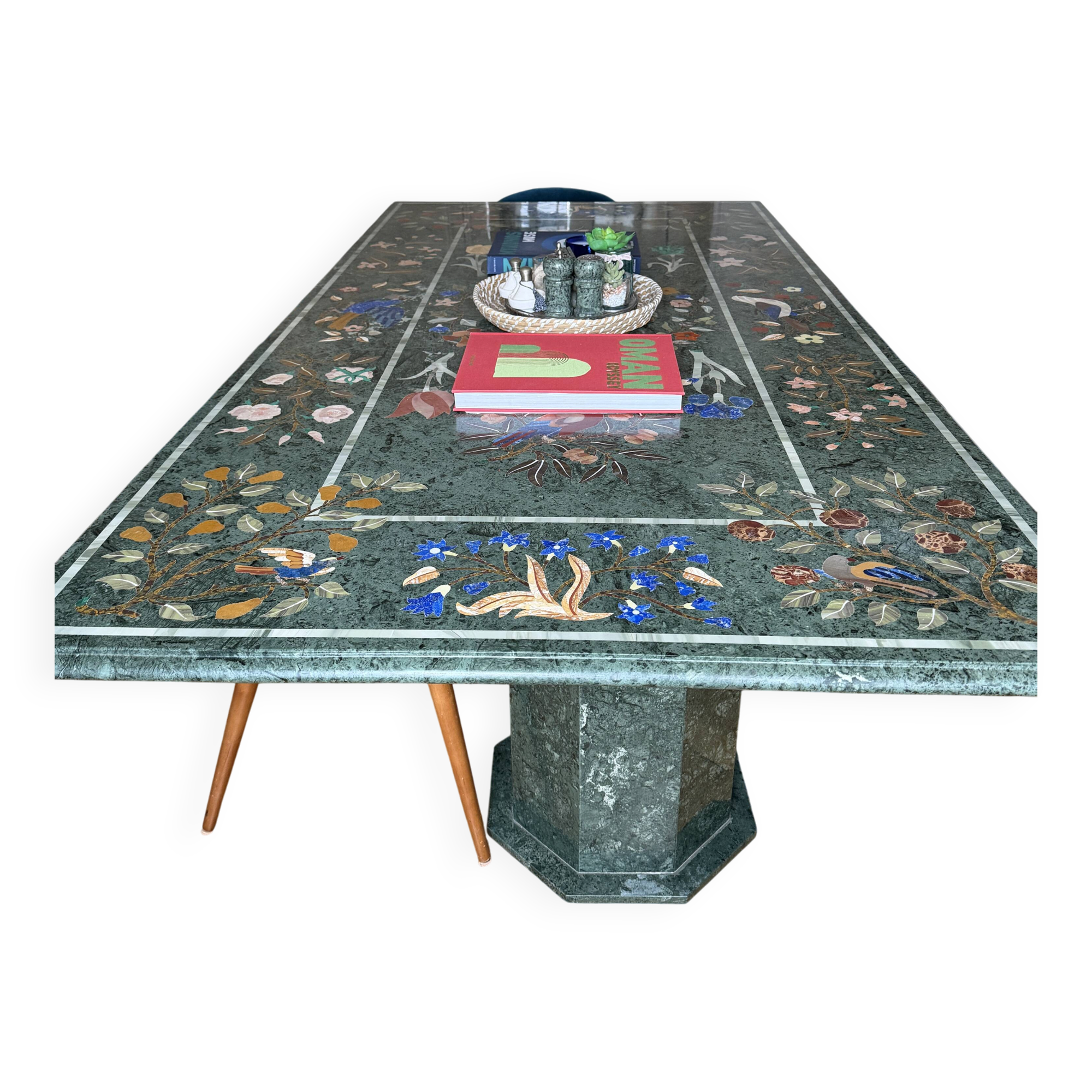 Table d’exception en marbre vert incrusté de pierres – Pietra Dura d’Agra