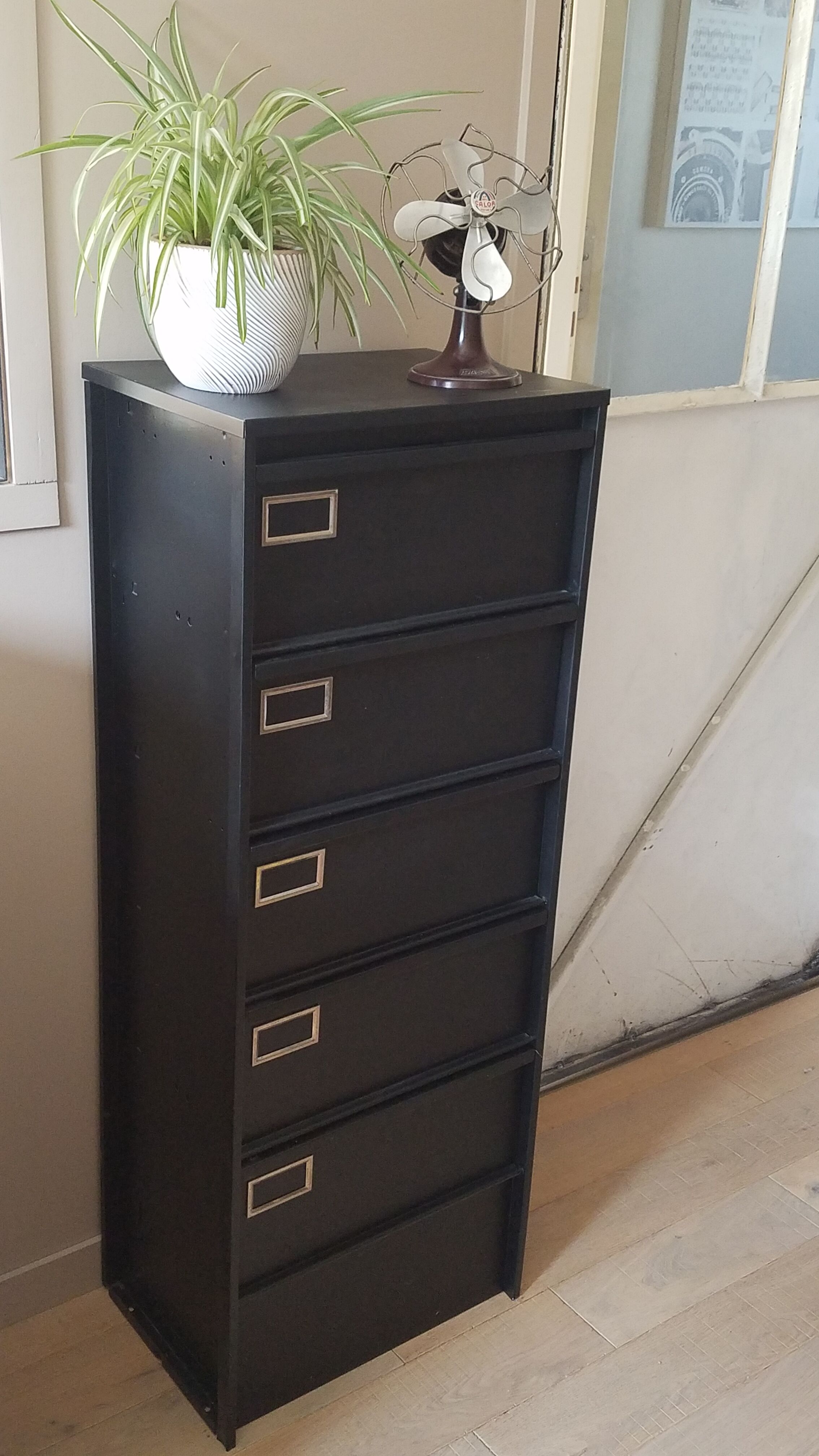 Meuble métal à clapets