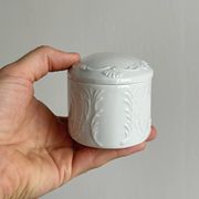 Lidded sugar bowl in Limoges porcelain