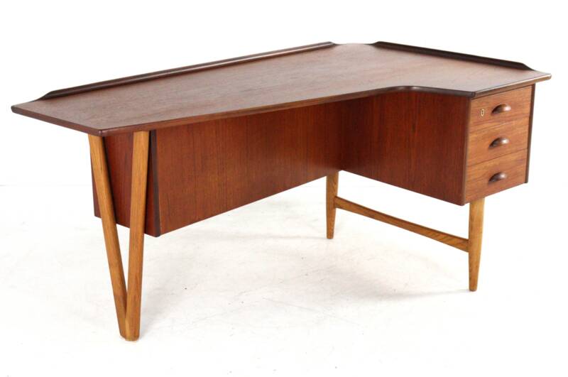 Danish boomerang desk by Peter Løvig Nielsen for Hedensted Møbelfabrik