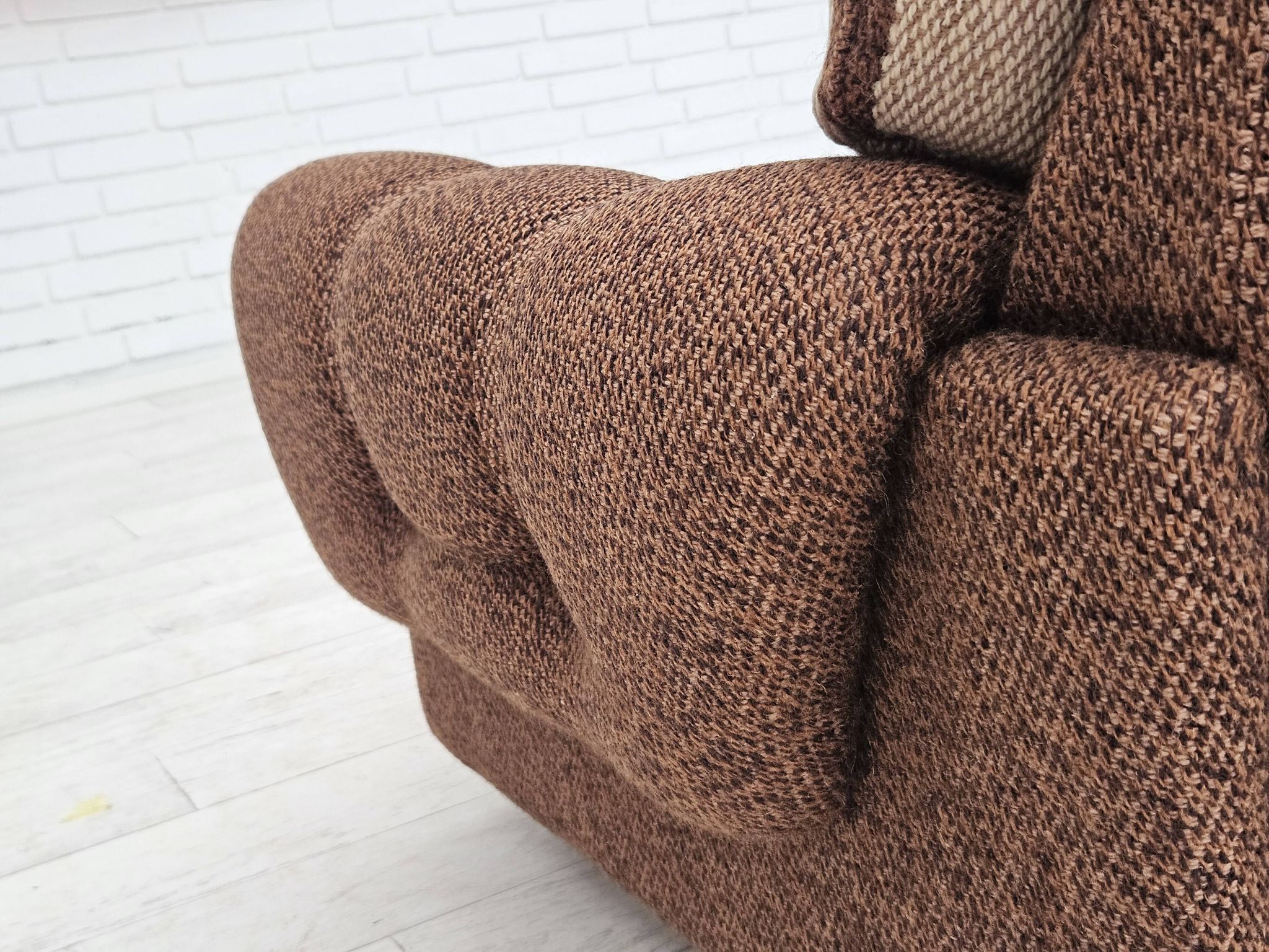 Fauteuil relax danois, revêtement en laine d'origine, années 70