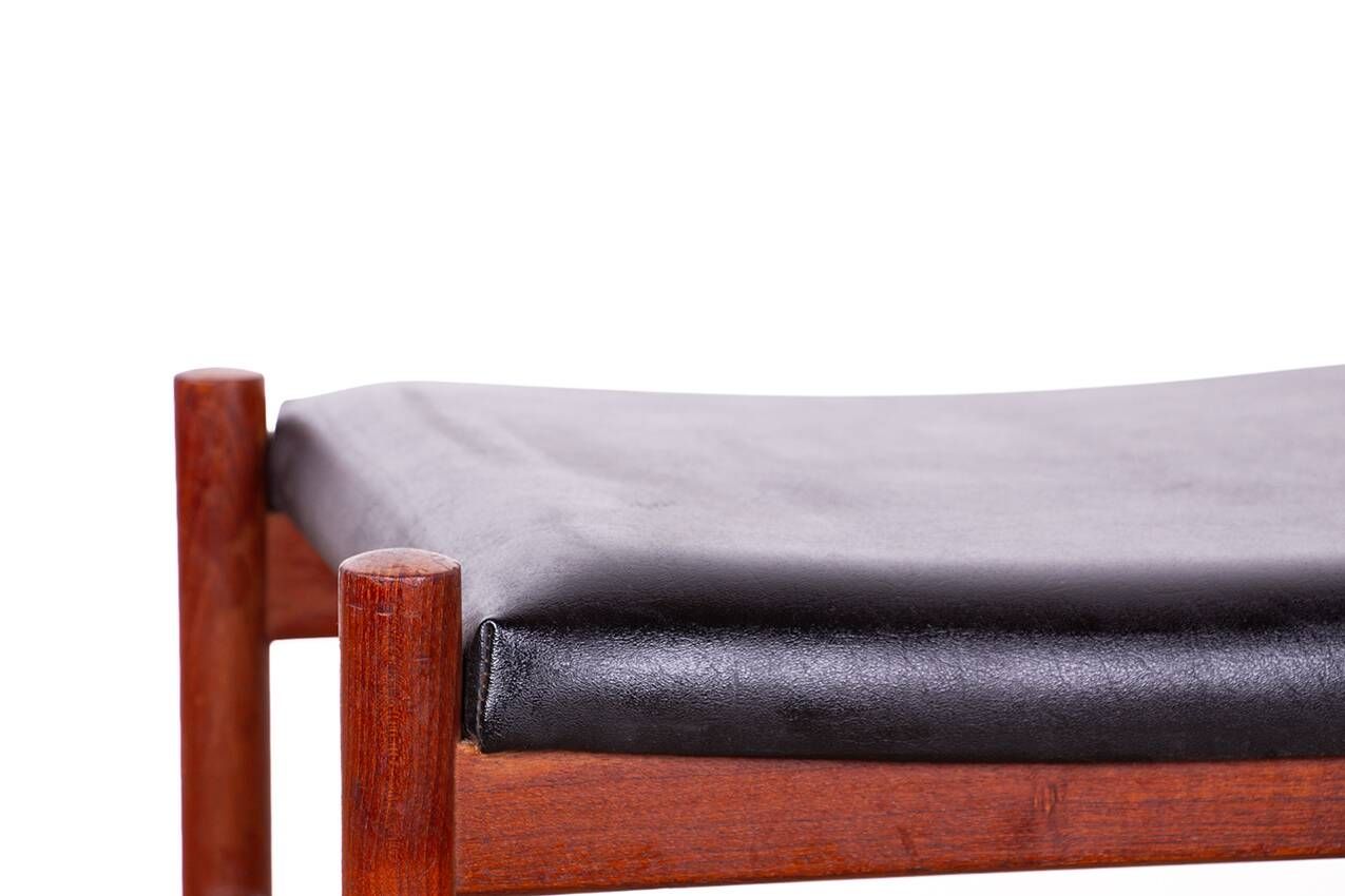 4 Tabourets Danois en teck et cuir noir modèle 40 par Hugo Farndsen 1960.