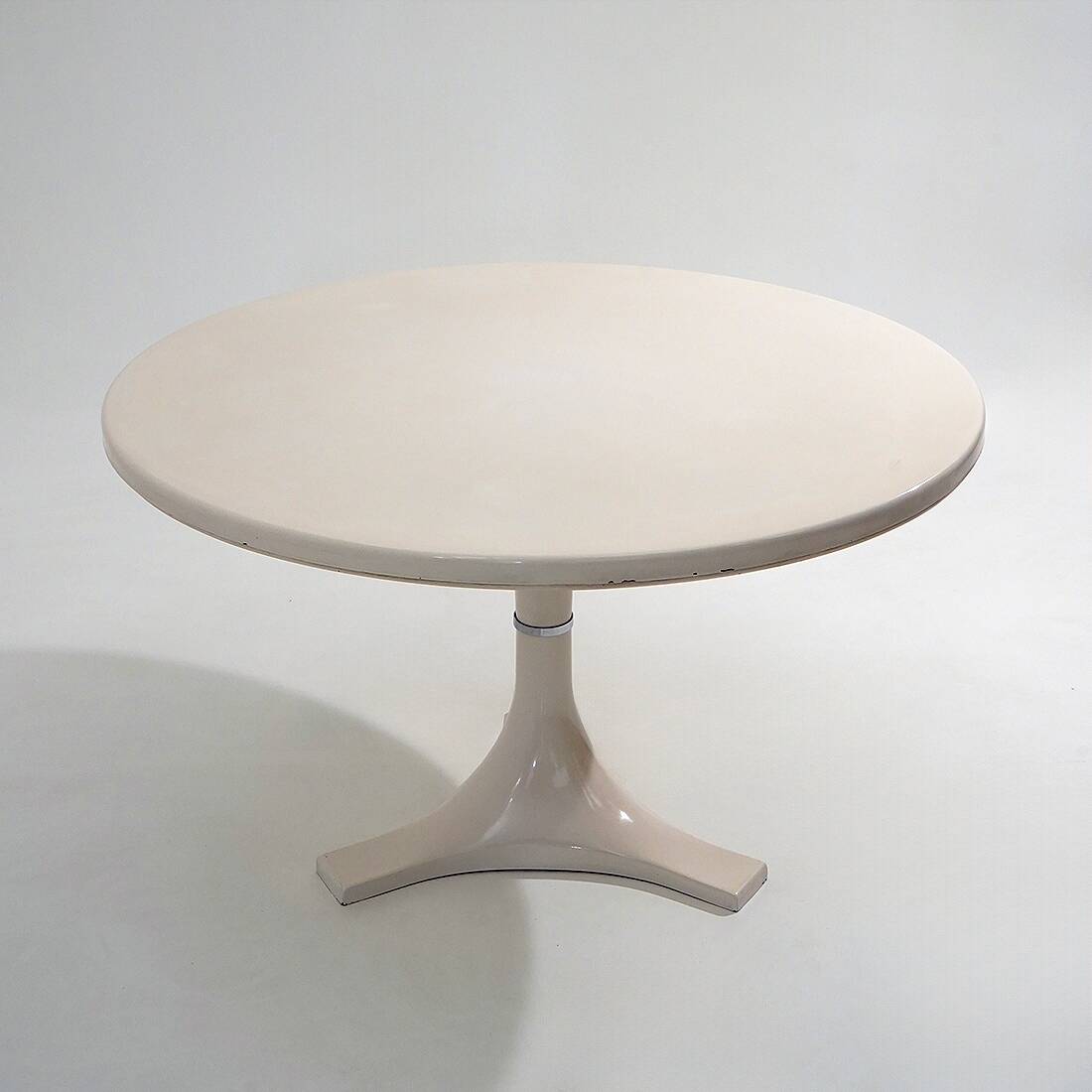 Table with central leg by Ignazio Gardella for Kartell, 1970s