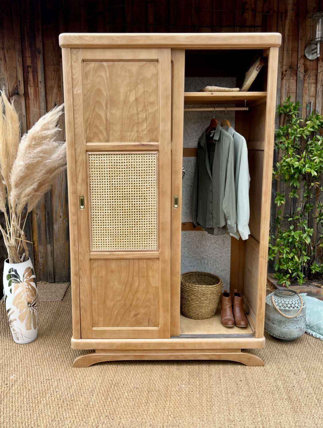 Sliding door wardrobe