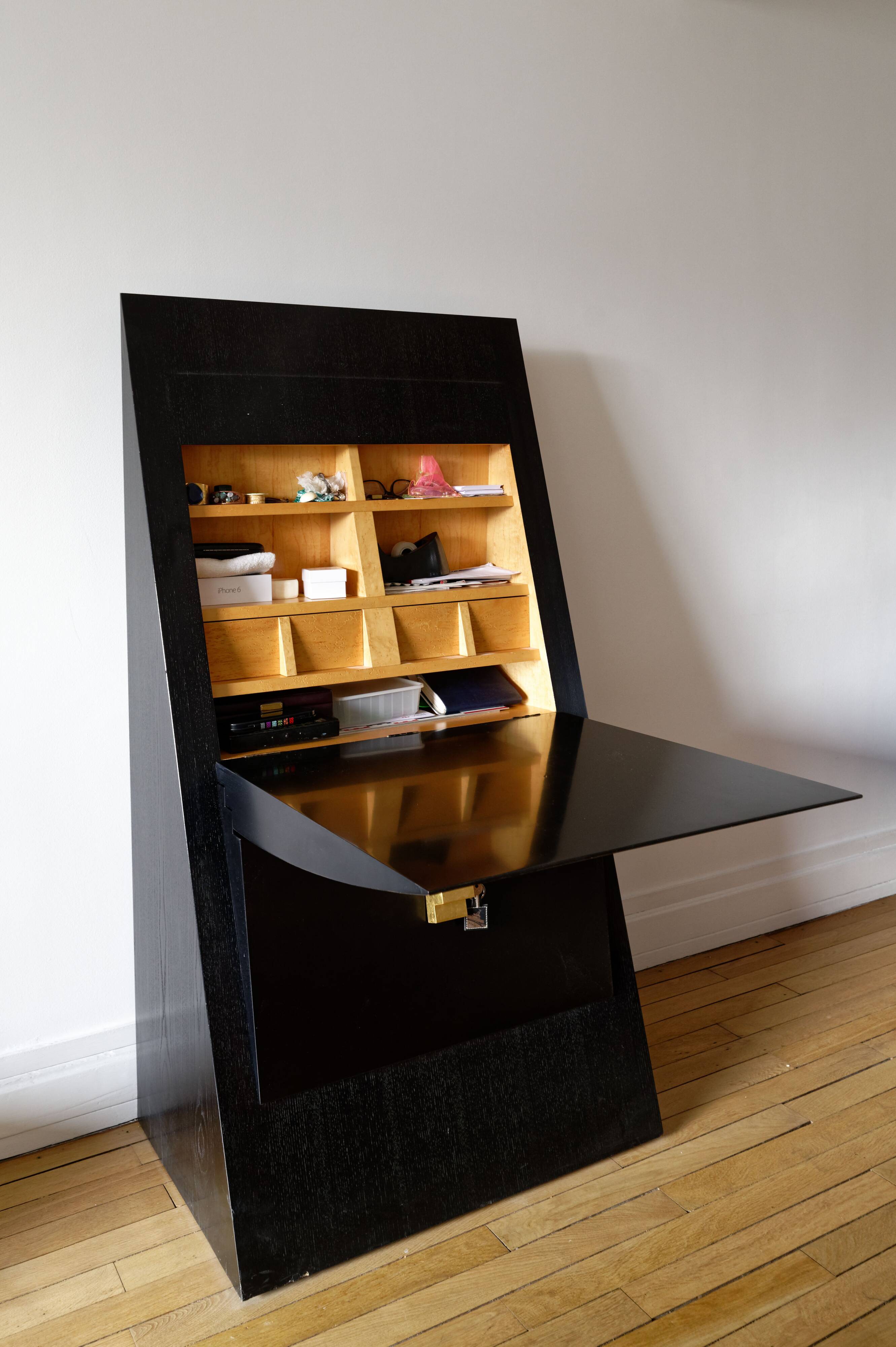 secretary/ exceptional office contemporary design by Essaime