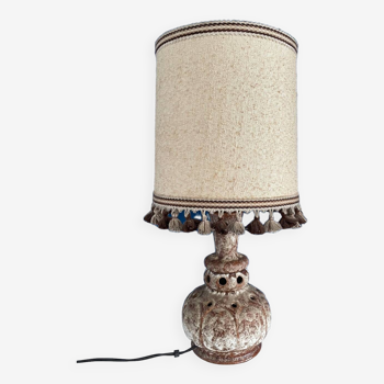 Ceramic lamp with pompom shade