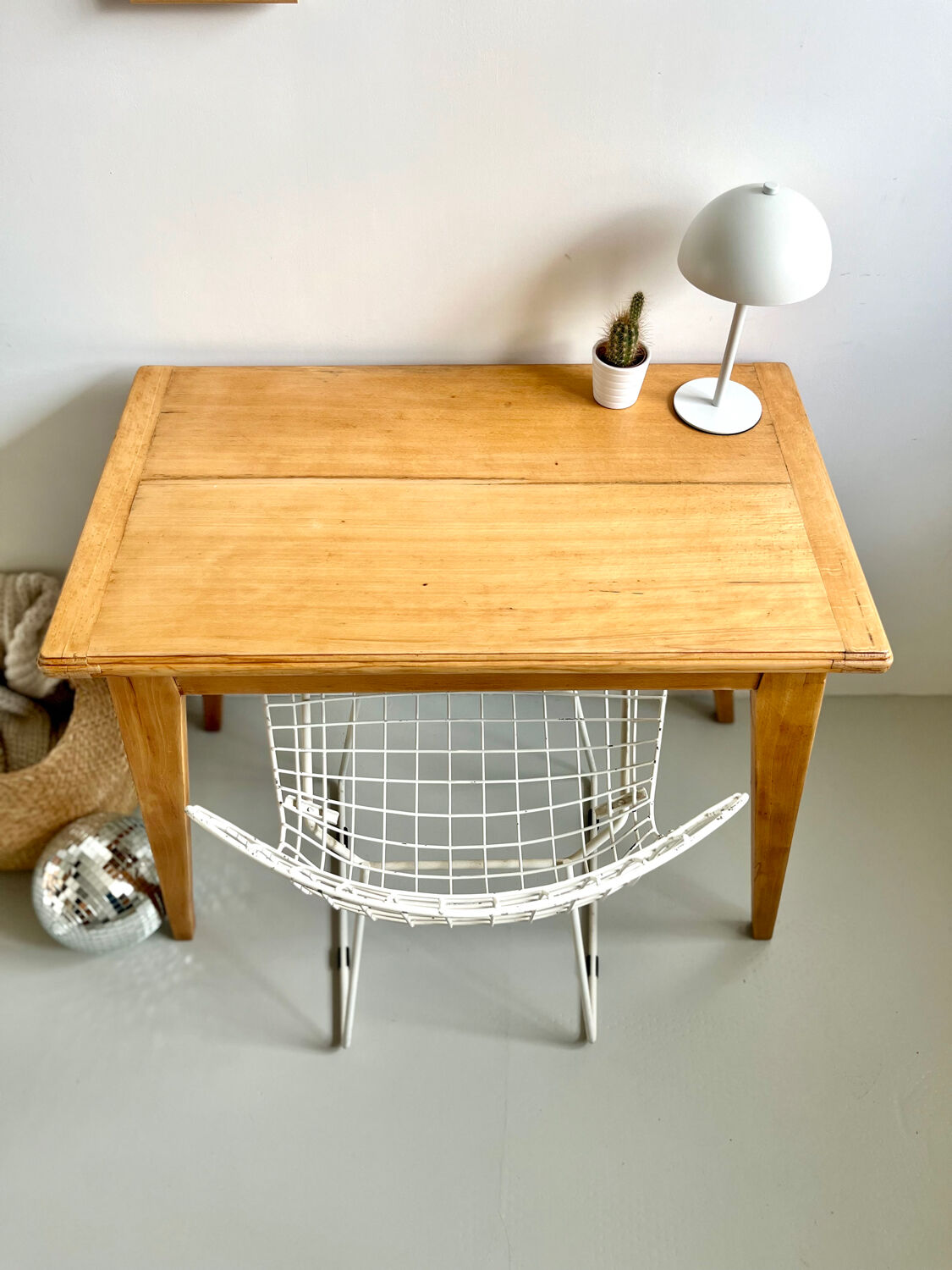 Table appointment / small desk with compass legs 1950