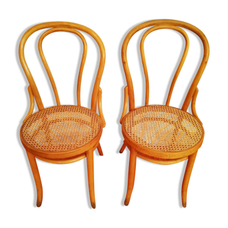 Paire de chaises bistrot cannées