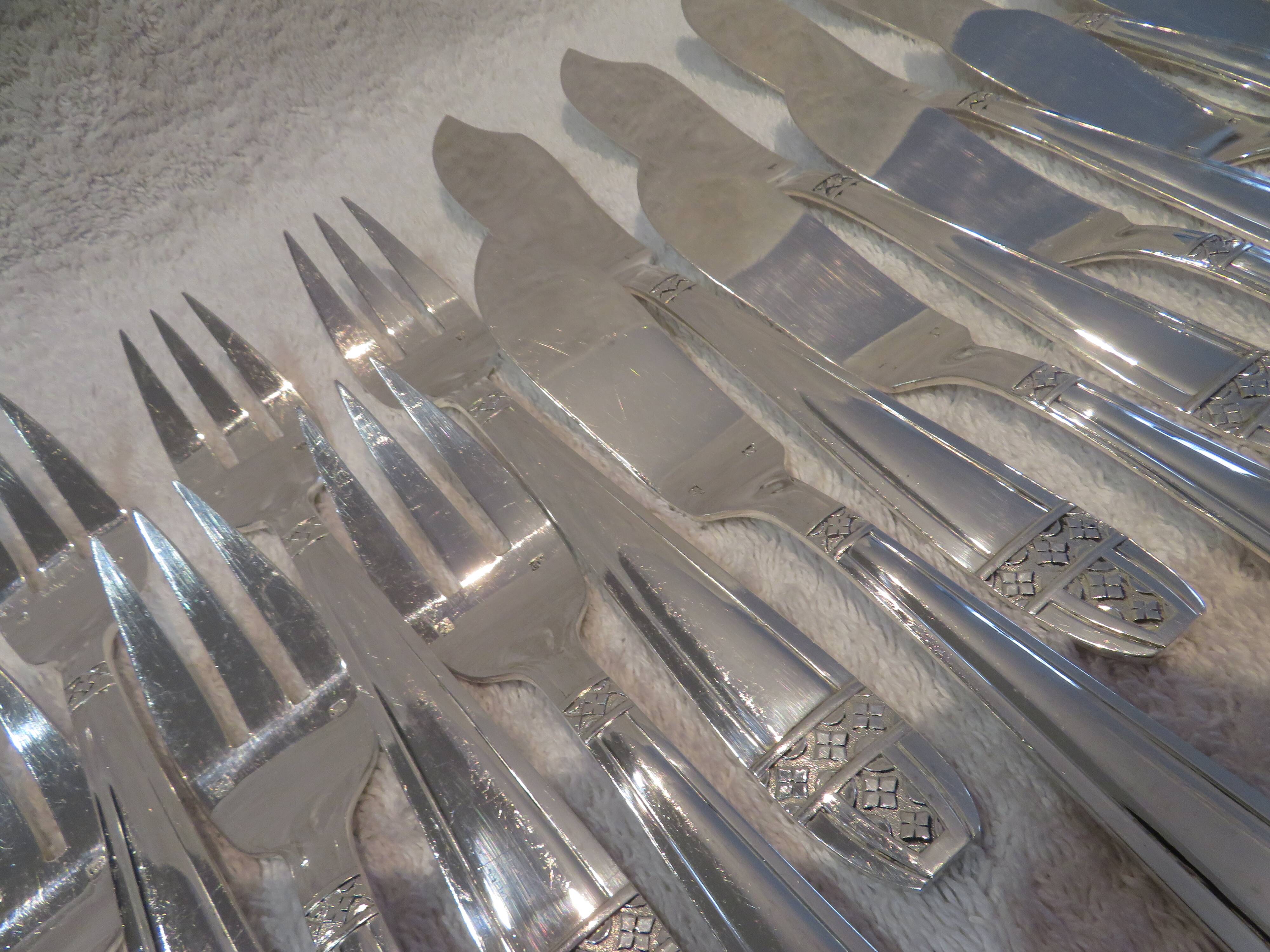 12 fish cutlery sets 24p silver plated Noel Collet Grand Prix Monaco