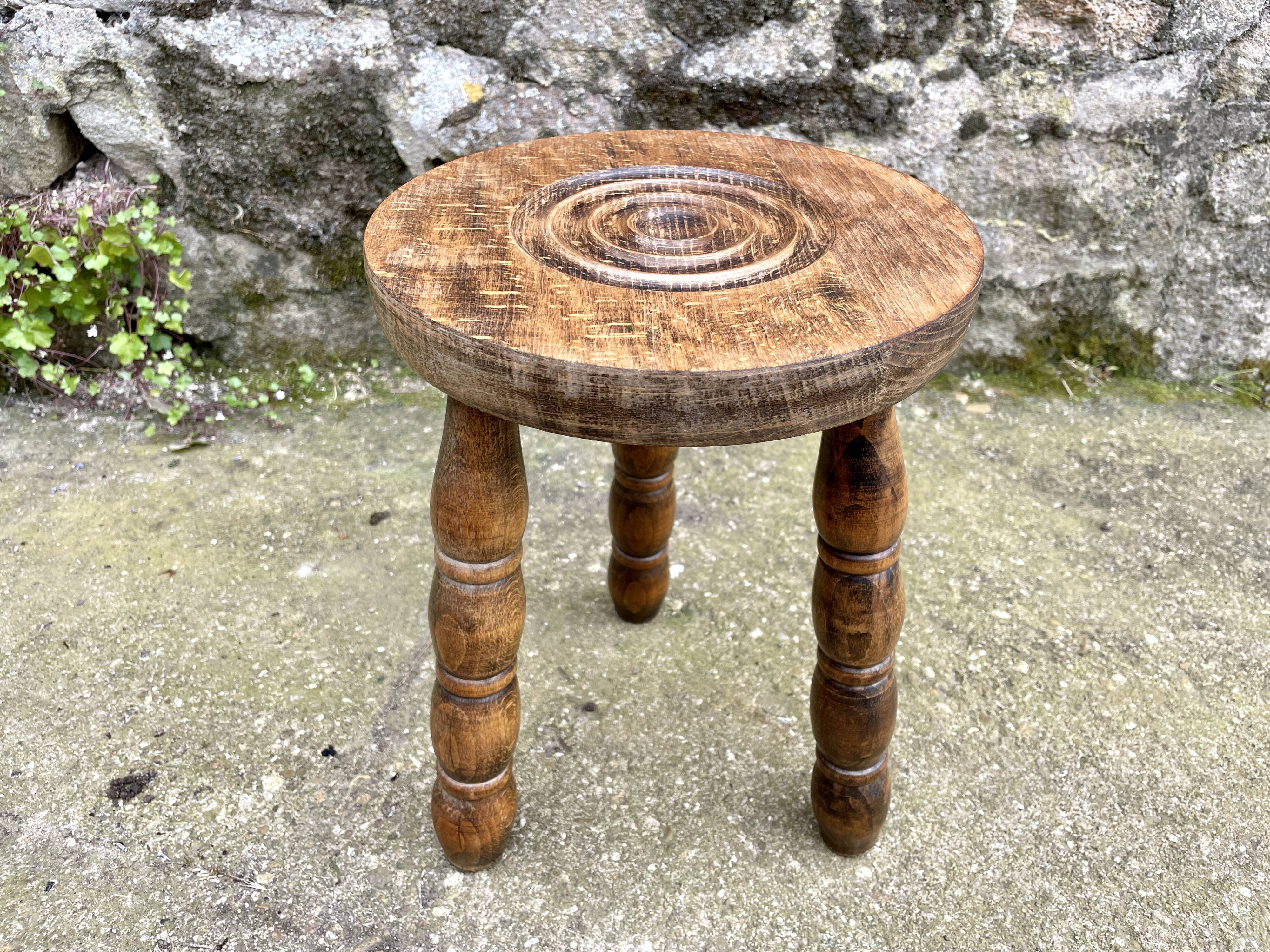 Milking stool or plant stand