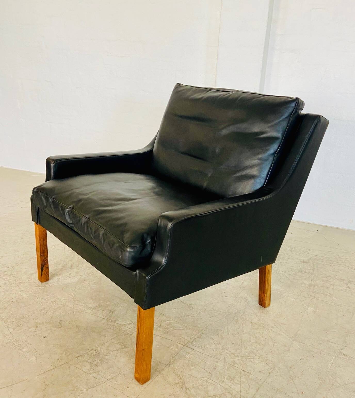 Vintage retro Danish mid-century G. Thams lounge chair in black leather