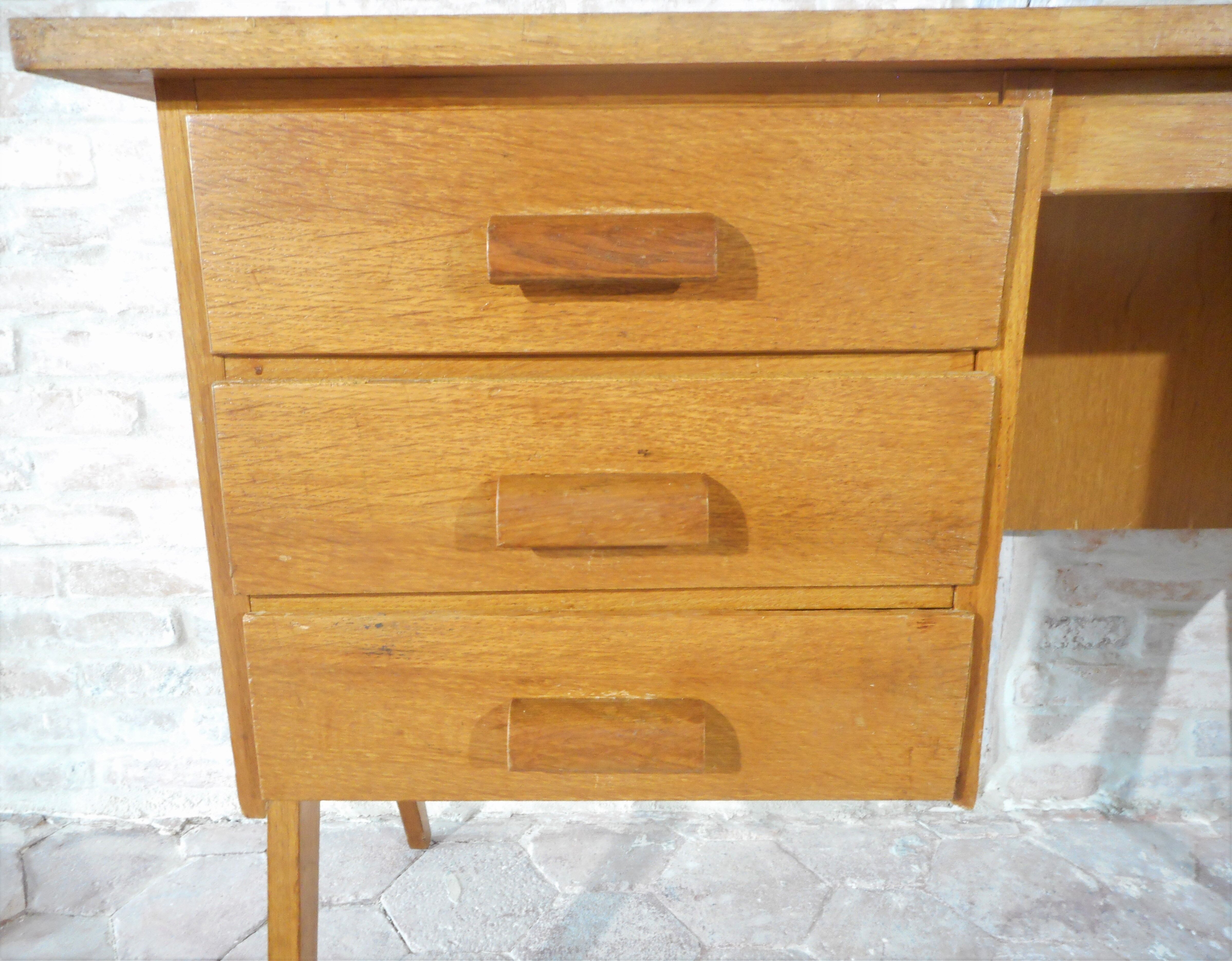 Bureau pieds compas