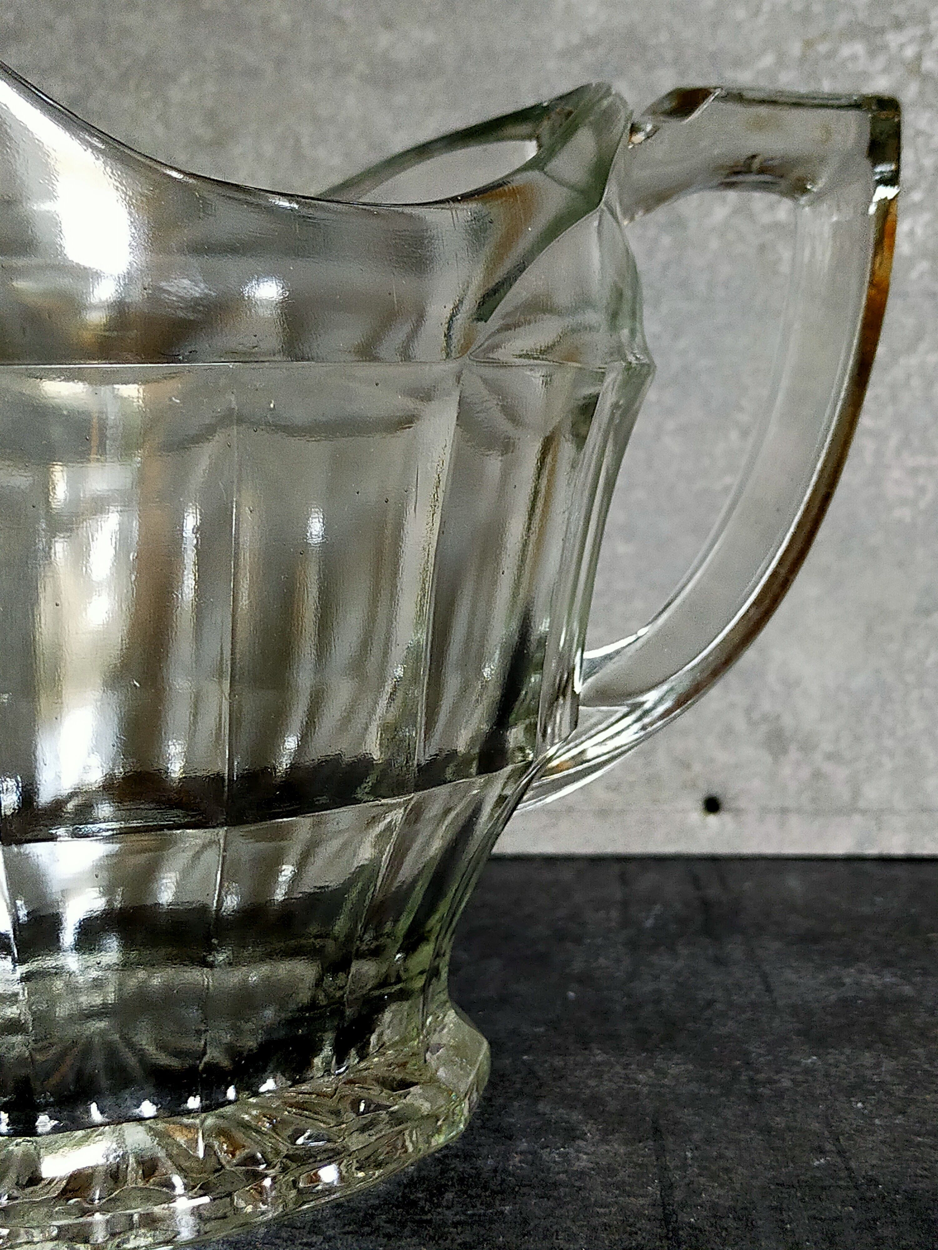 Art deco table pitcher in moulded glass 1940