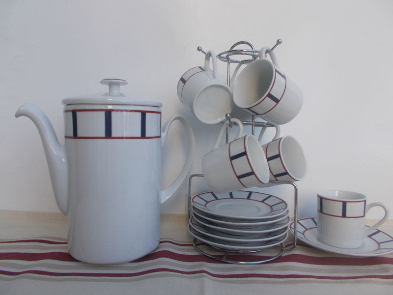 Basque porcelain coffee cups