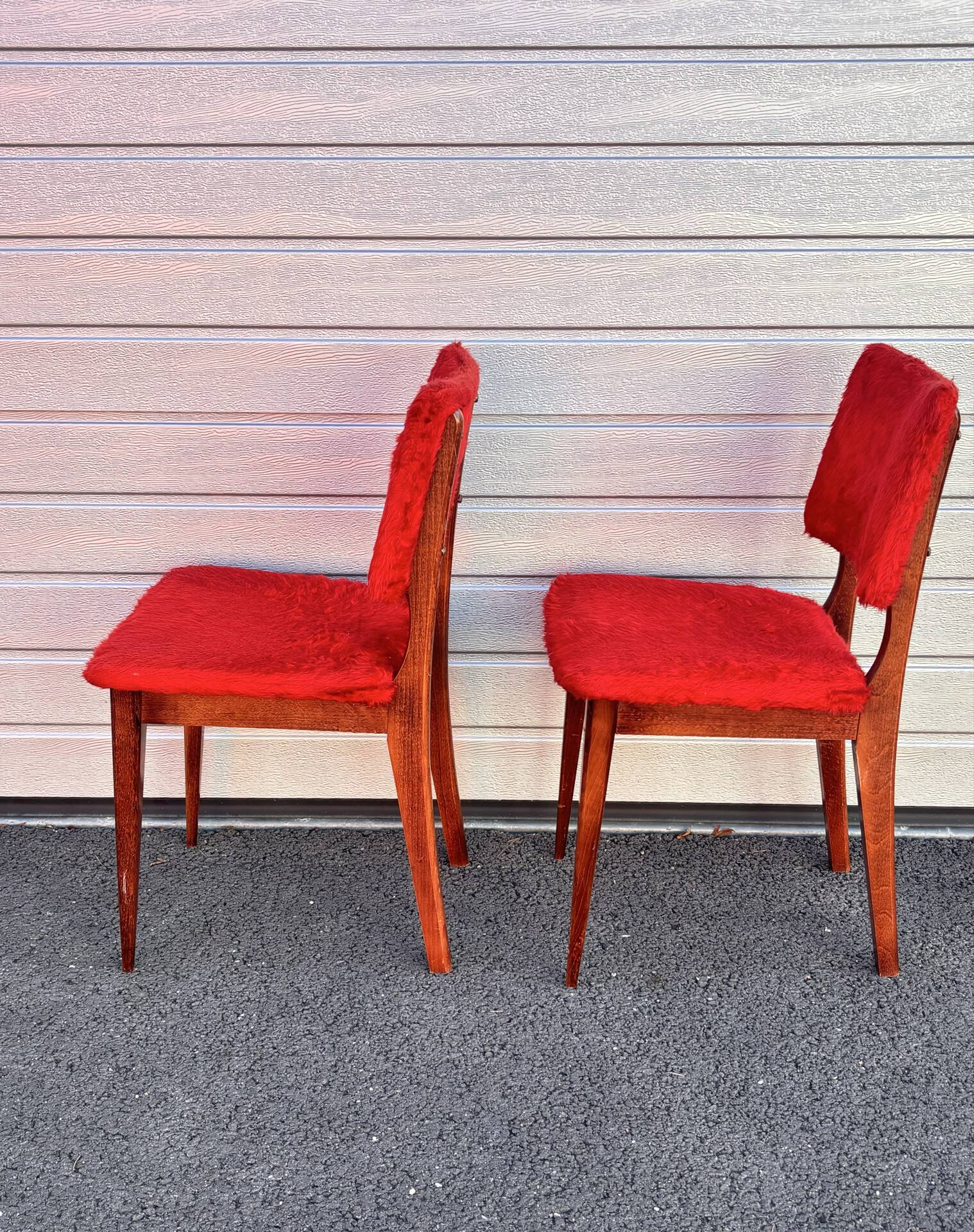 Pair of vintage wooden chairs with red fabric – 1960s/70s