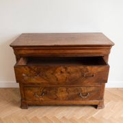 Commode ancienne en noyer massif