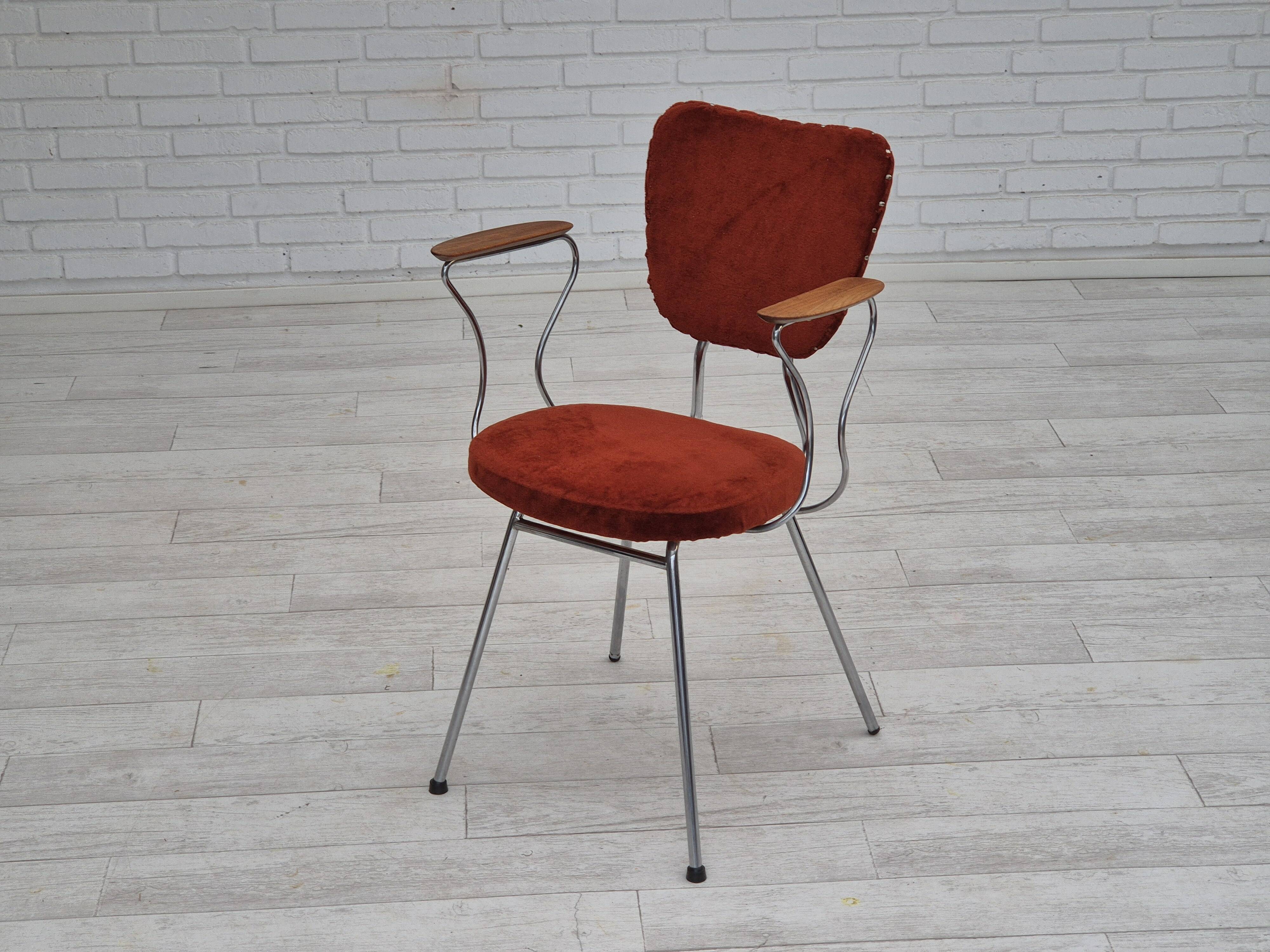 Fauteuil danois des années 1960, état d'origine, accoudoirs en bois de teck, acier chromé.