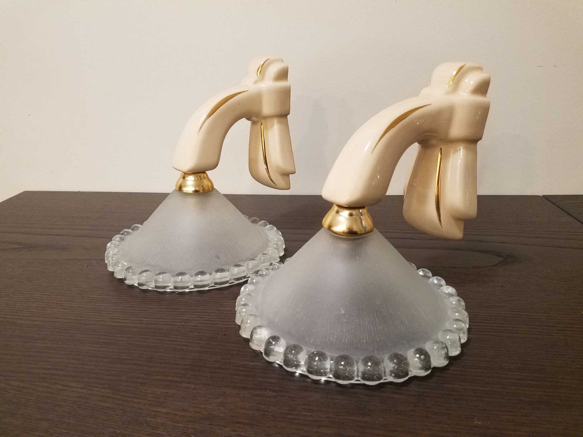 2 art deco wall lights in porcelain and frosted glass