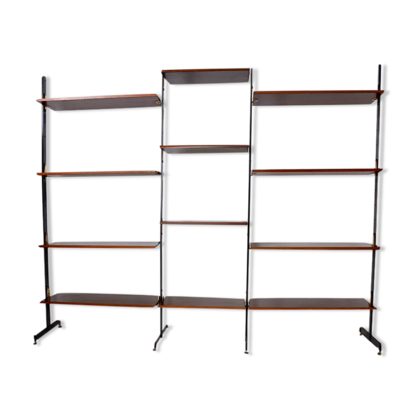 Italian freestanding shelf dating from the 60s