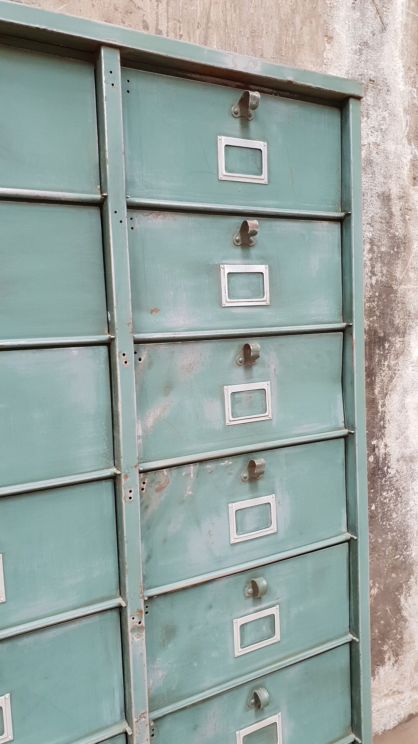 Strafor valve cabinet