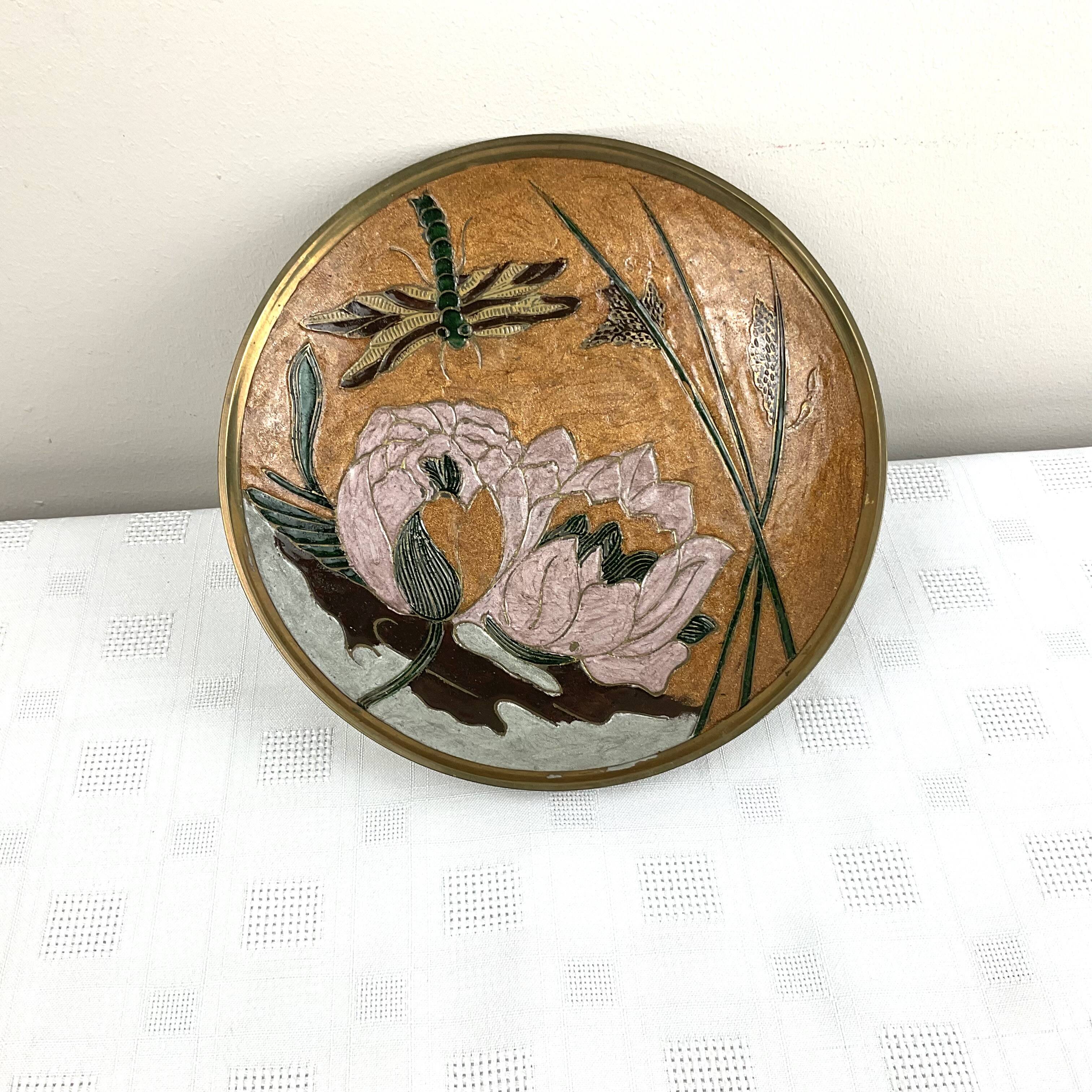 Cup/empty pocket in enameled brass on foot