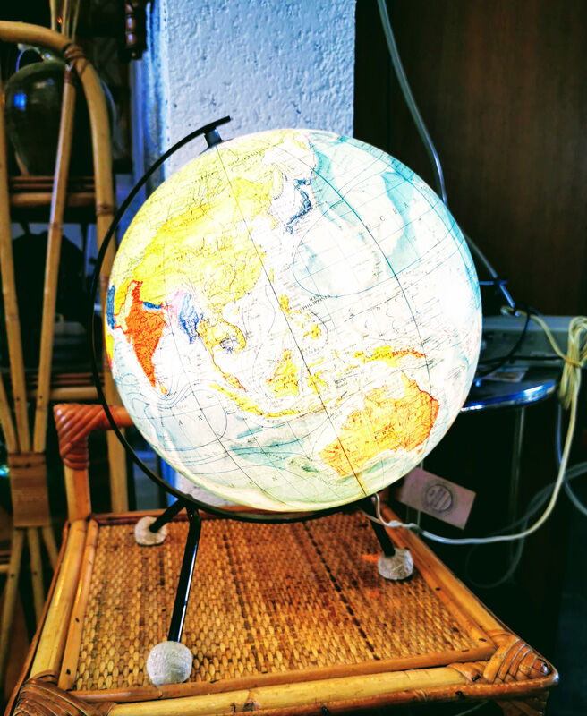 Earth globe tripod Taride glass 1966