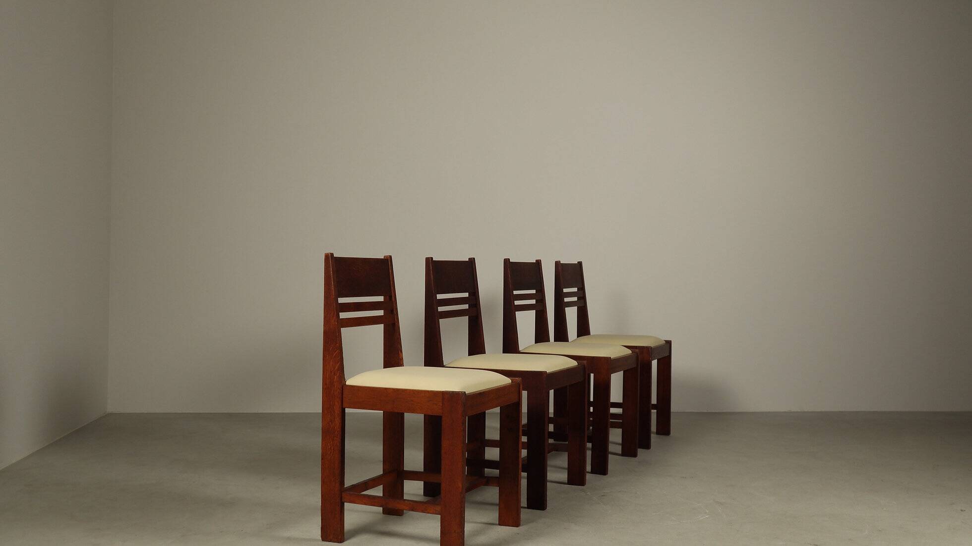 Set of 4 Dutch Hague School oak dining chairs, 1925-1935