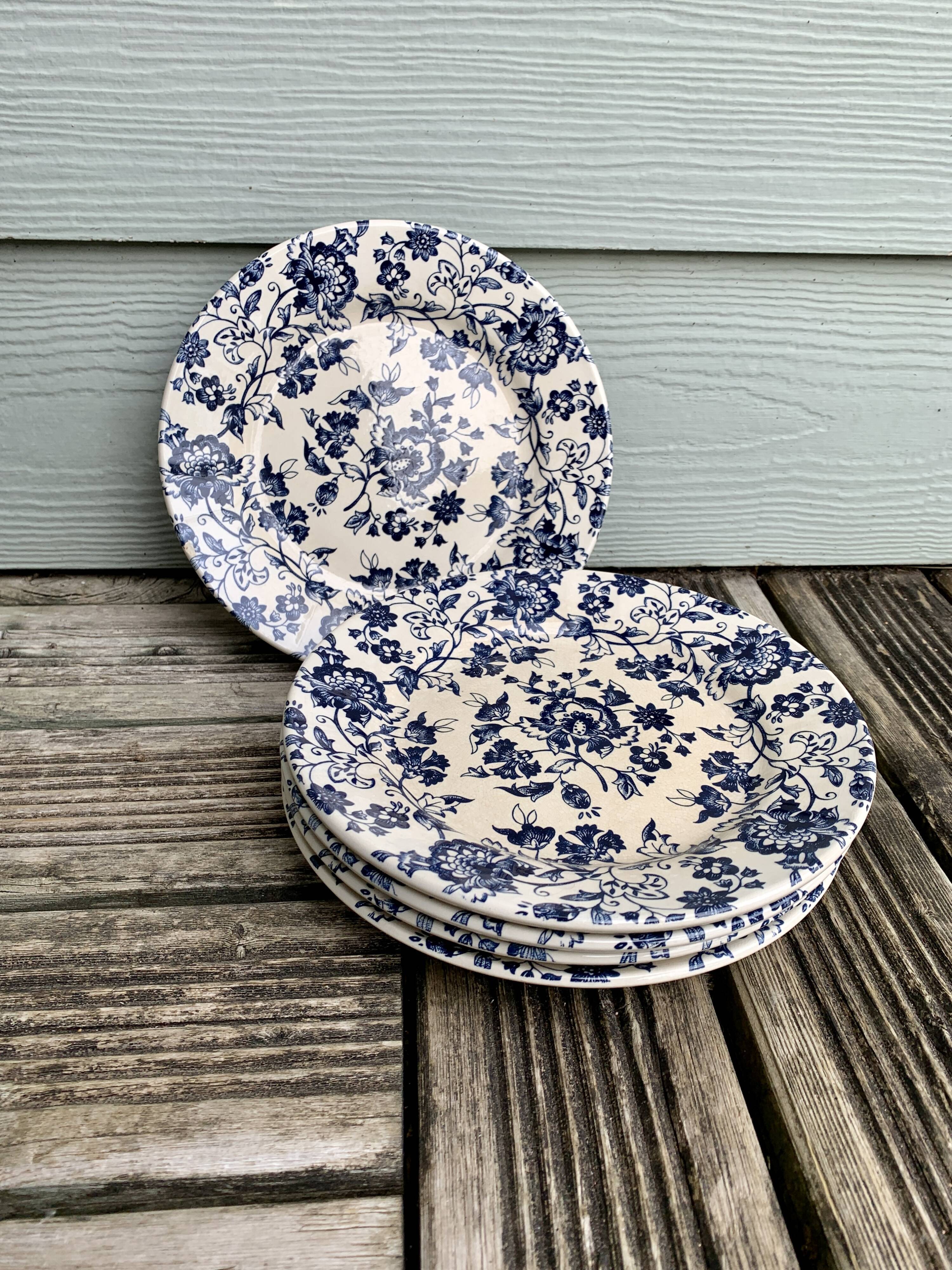 5 vintage plates with blue flowers