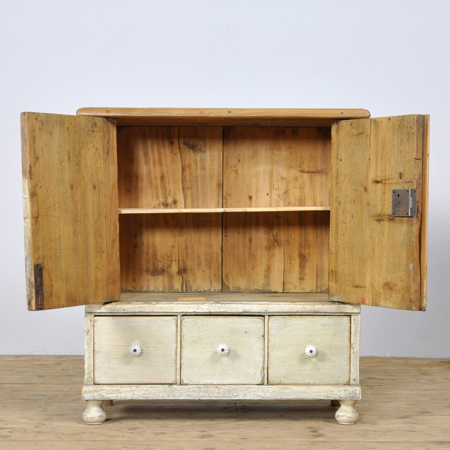 Vintage Pine chest of drawers 1930's