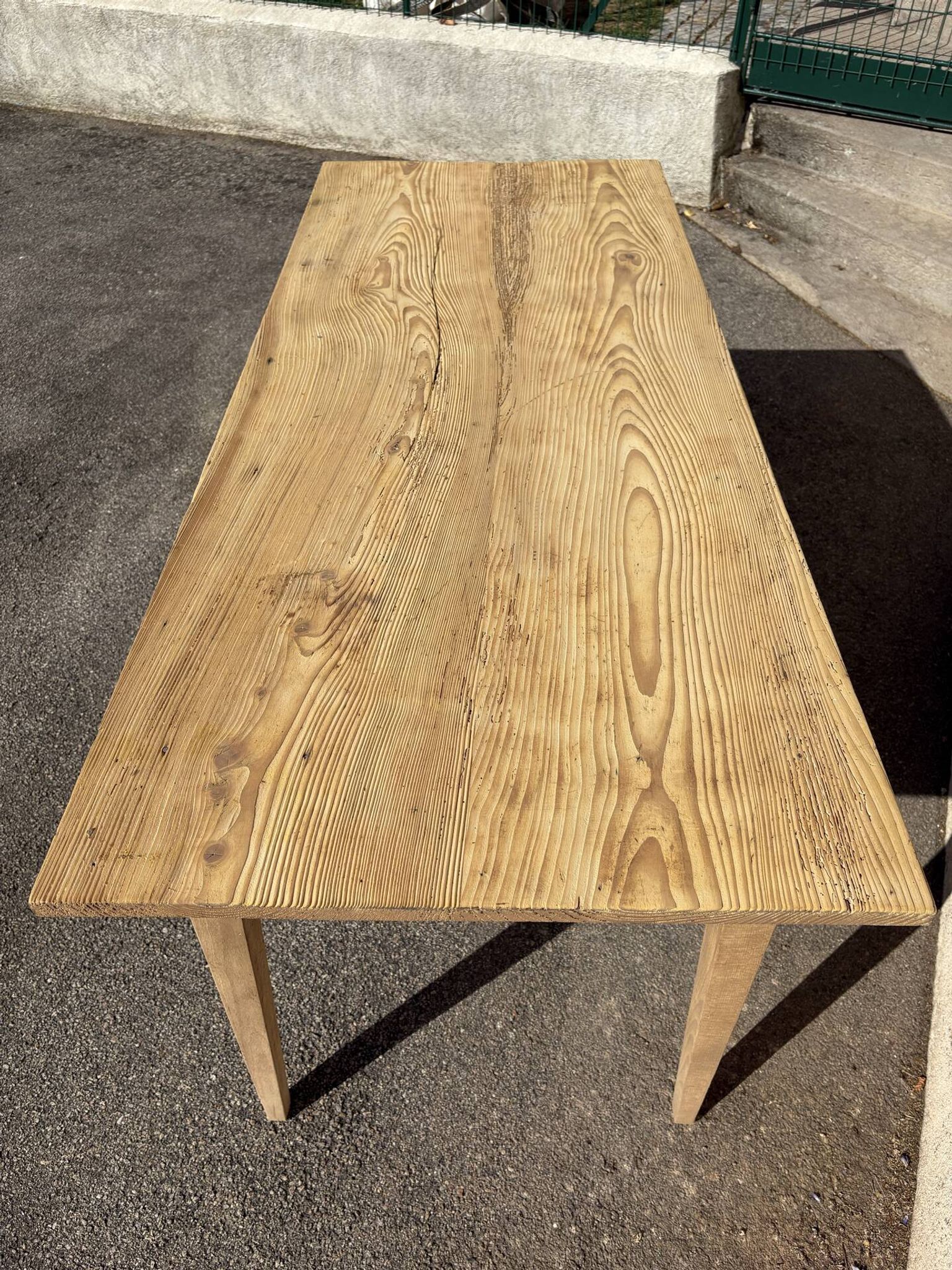 Table bistrot brute 